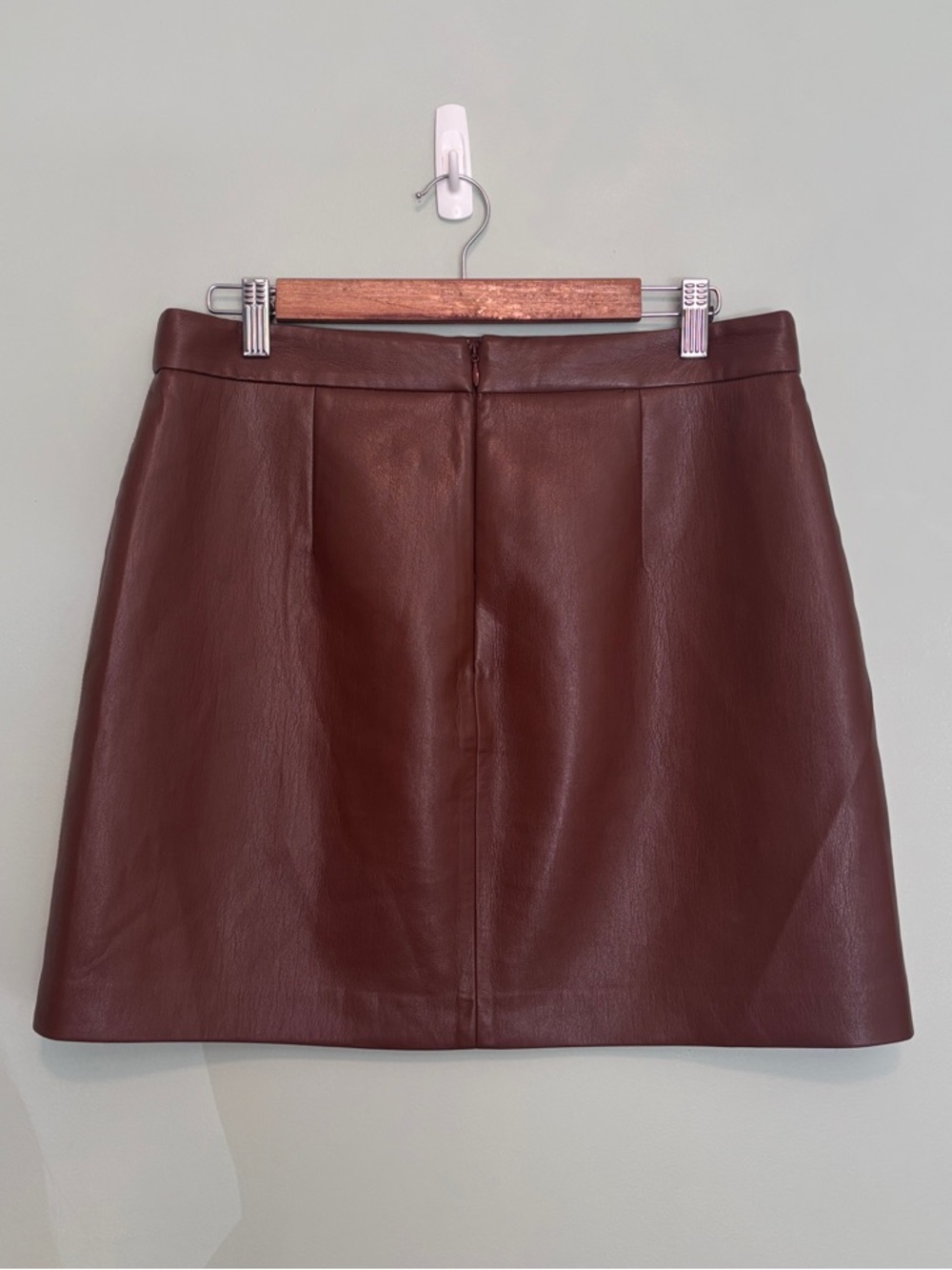 Aritzia Wilfred Patio Faux Leather Mini Skirt in Brown (Size 12) - Picture 3 of 5